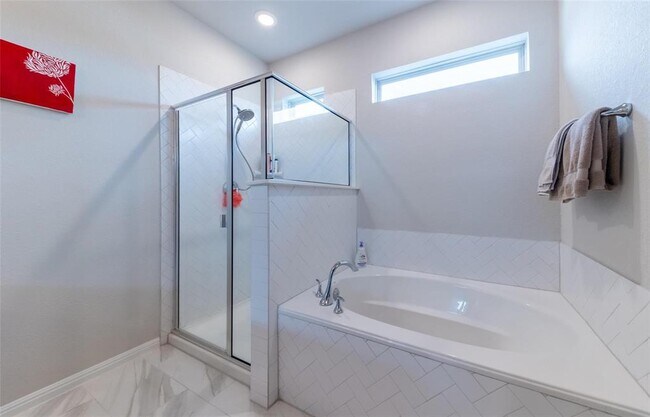 Building Photo - 2440 Berryville Ln