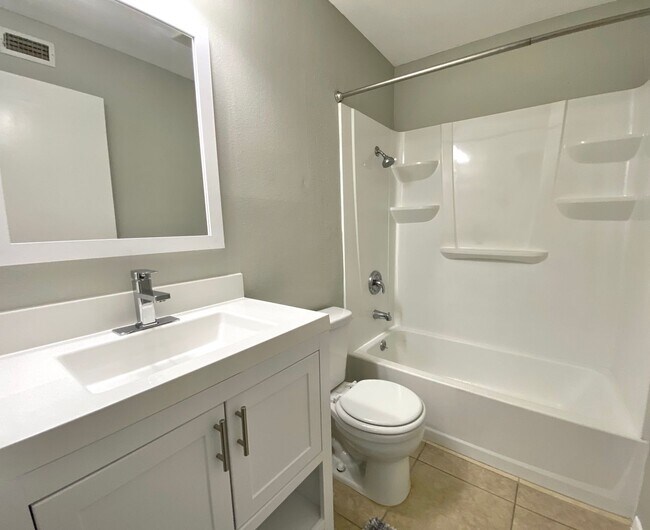 Building Photo - 1703 Coronado Hills Dr