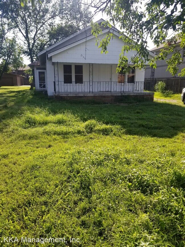 3 br, 1 bath House 421 S Wyandotte Ave 421 S Wyandotte Ave Bartlesville OK 74003 Apartment