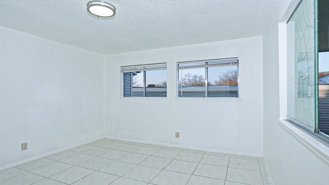 Building Photo - 10920 Village Bend Ln