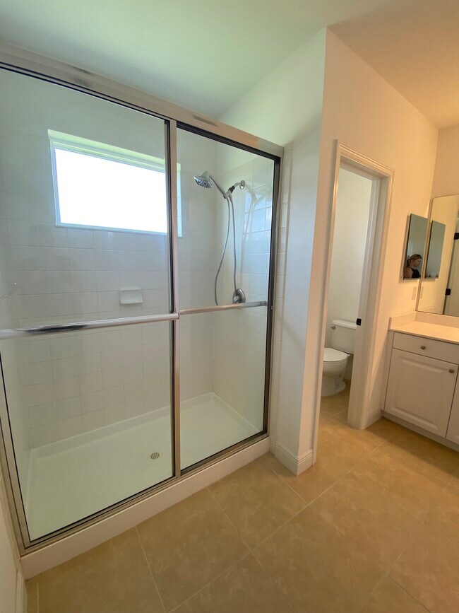 Building Photo - 10909 Shade Tree Cv