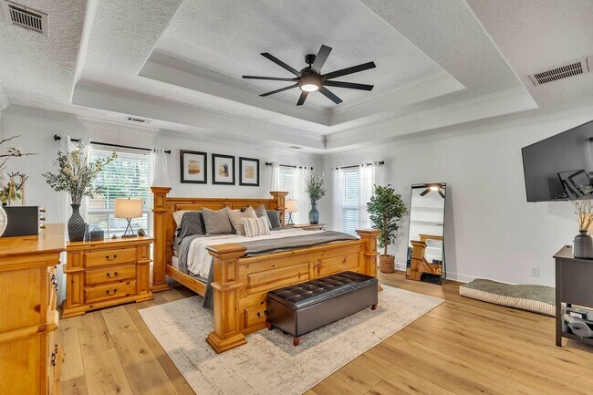 Building Photo - Gorgeously Updated 4 Bed/3.5 Bath in Tranquilla Hall - Buckhead