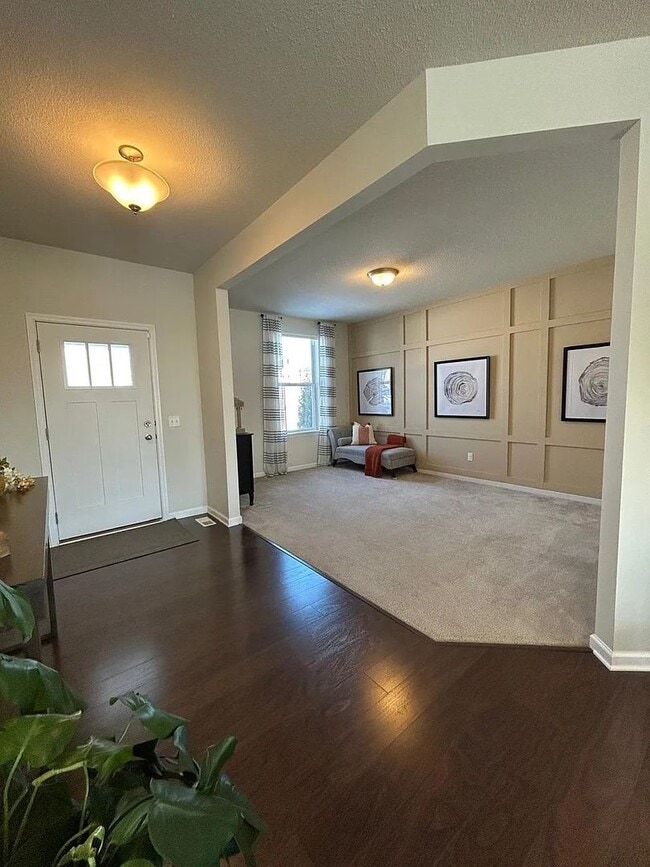 Building Photo - Awesome updated Plymouth home