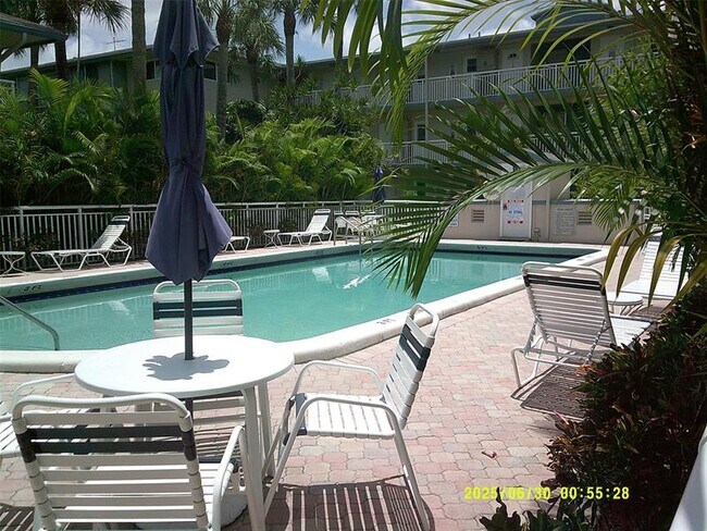 Building Photo - 5800 Margate Blvd