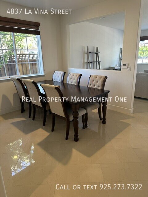 Building Photo - 4837 La Vina St