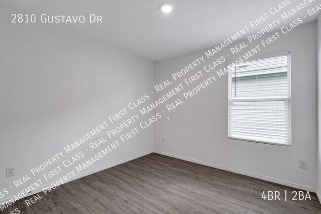 Building Photo - 2810 Gustavo Dr