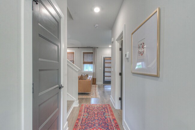 Building Photo - 801 Cherokee Ave