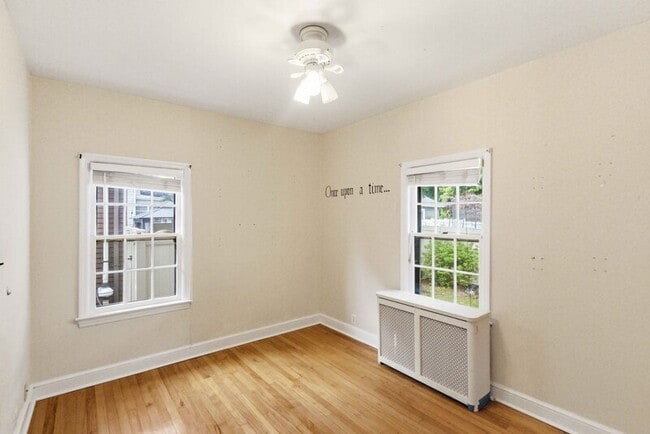 Building Photo - 10 N Elk Ave