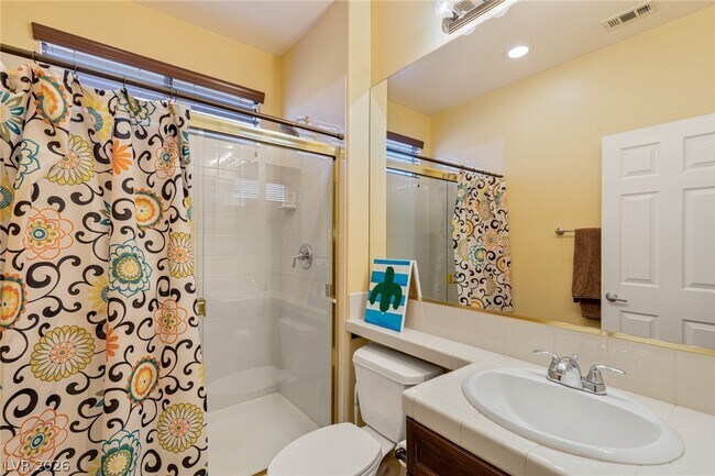 Building Photo - 724 Pinnacle Heights