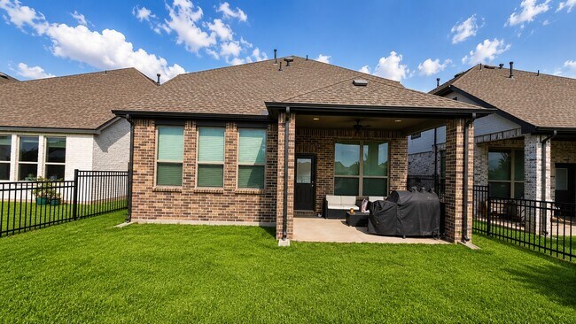 Building Photo - 937 Newport Crk Dr