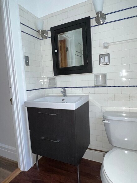 Bathroom - 7 Law St