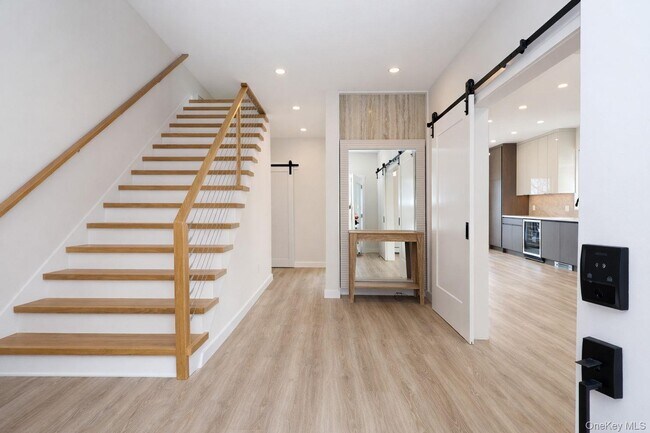 Building Photo - 52 Roe Ave