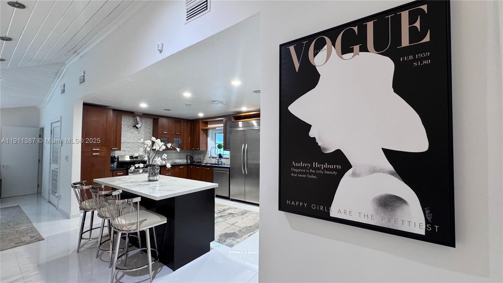 Building Photo - 1332 Van Buren St