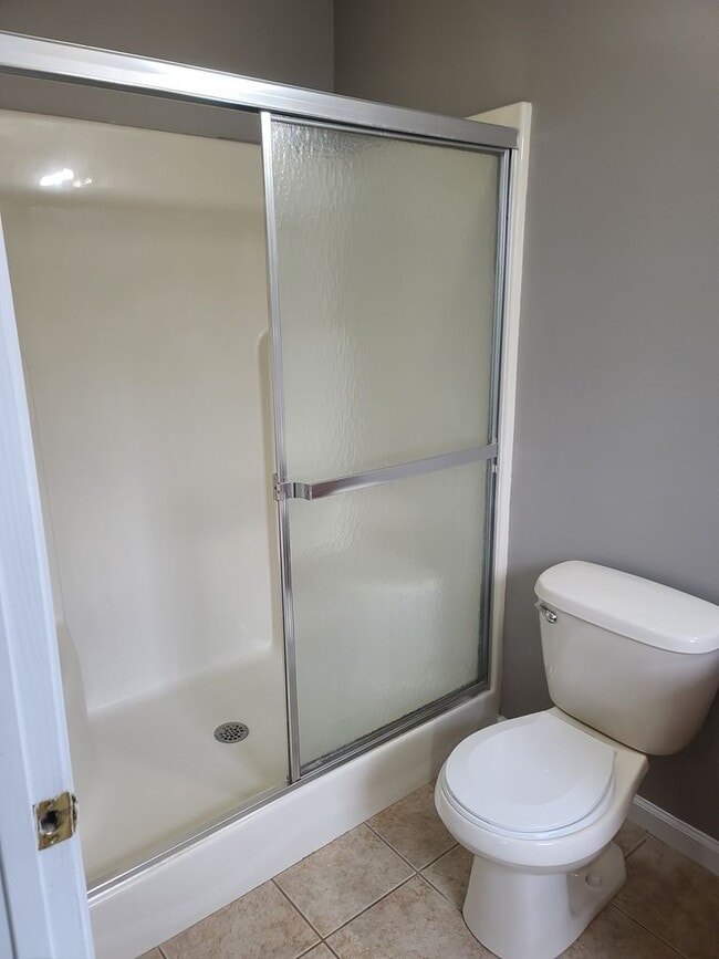 Building Photo - 3 Bedroom 2 1/2 bath Townhome for Rent in Waynesboro