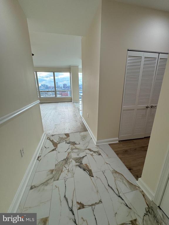 Building Photo - 901 N Penn St