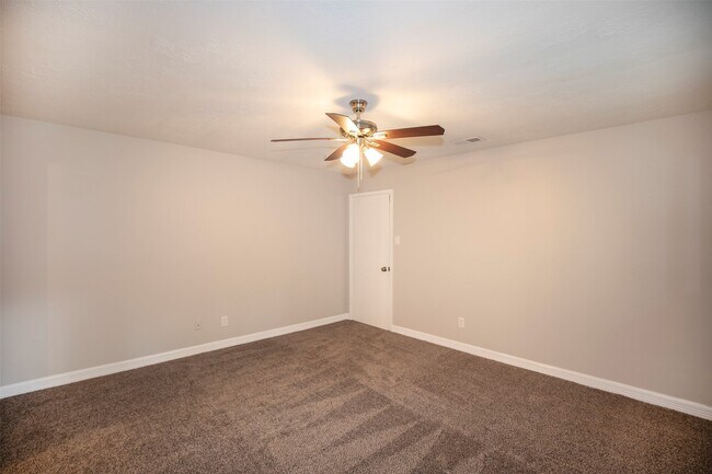 Building Photo - 802 Wavecrest Ln