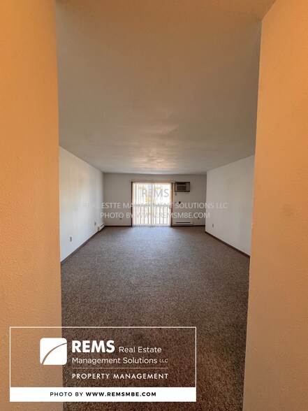 Building Photo - 544 E Slifer St