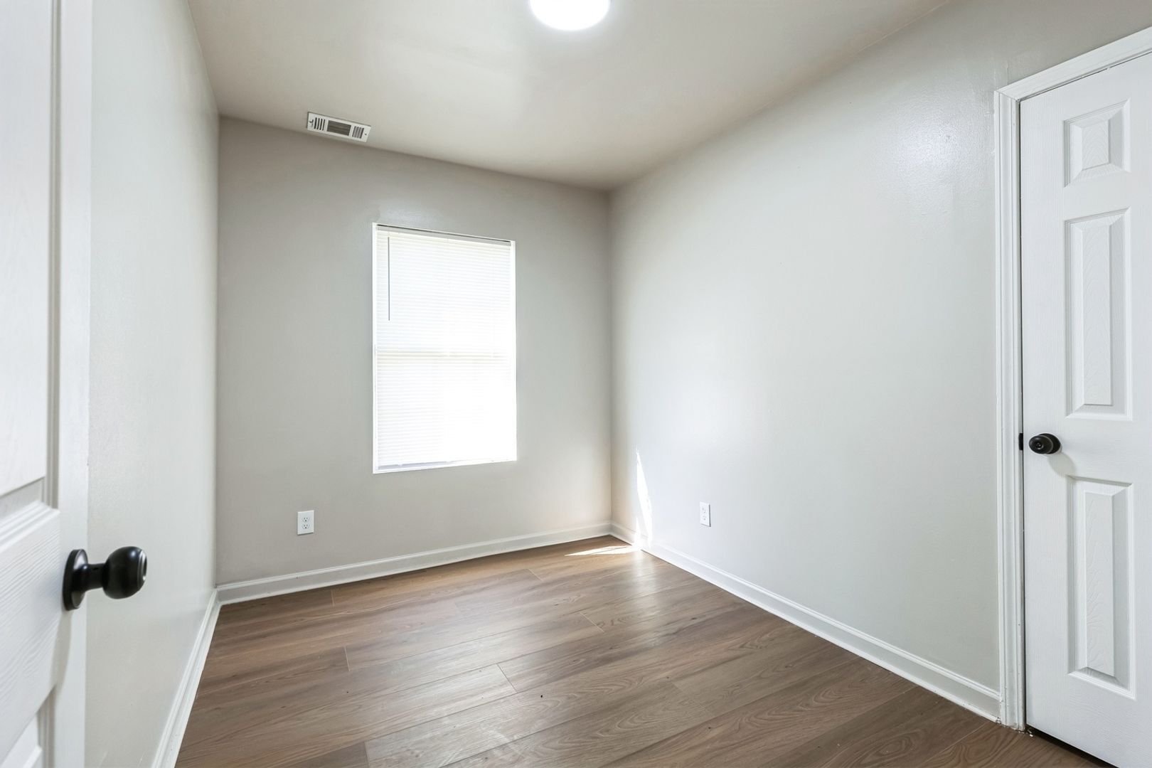 Building Photo - 625 Mill Stone Bluff