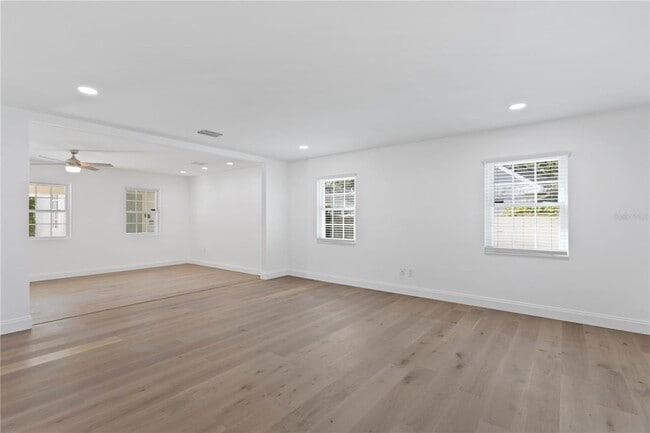 Building Photo - 4704 W Brookwood Dr