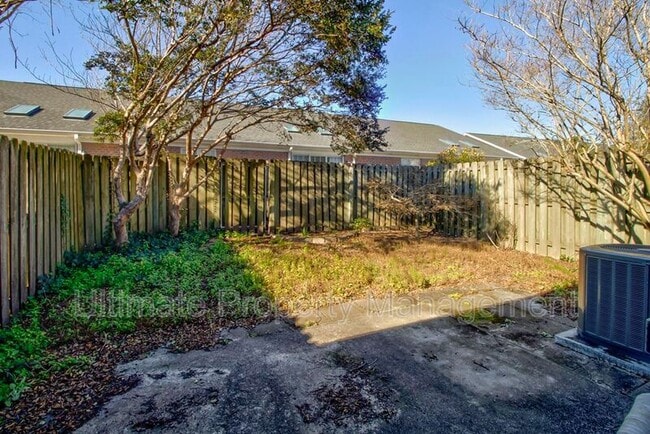 Building Photo - 5006 Carleton Dr