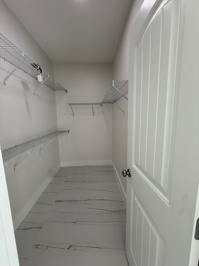 Building Photo - 5380 Oakbourne Ave