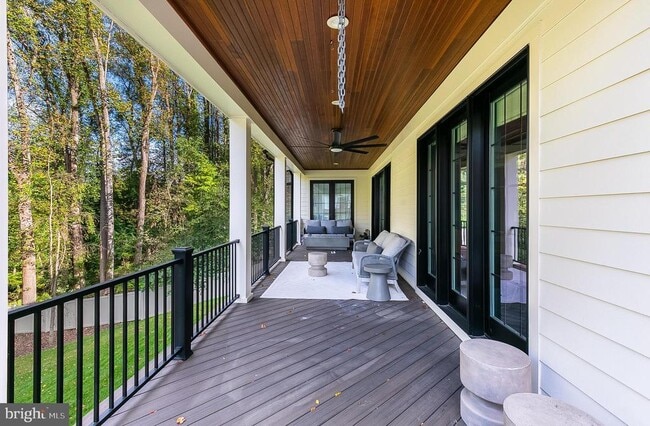 Building Photo - 7002 River Oaks Dr