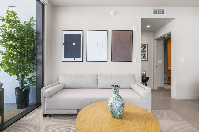 Building Photo - 11 NE 6th St