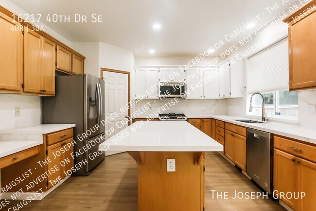 Building Photo - 16217 40th Dr SE