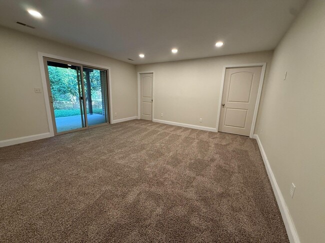 Building Photo - 6802 Stanwood Dr