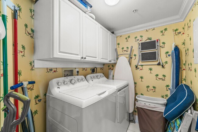 Building Photo - 3594 S Ocean Blvd