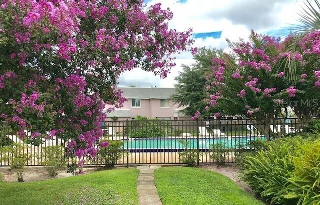 Primary Photo - Spacious 2brm 1.5ba townhome Condo in The ...