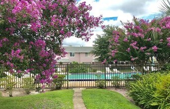 Building Photo - Spacious 2brm 1.5ba townhome Condo in The Villas off Conway Rd.