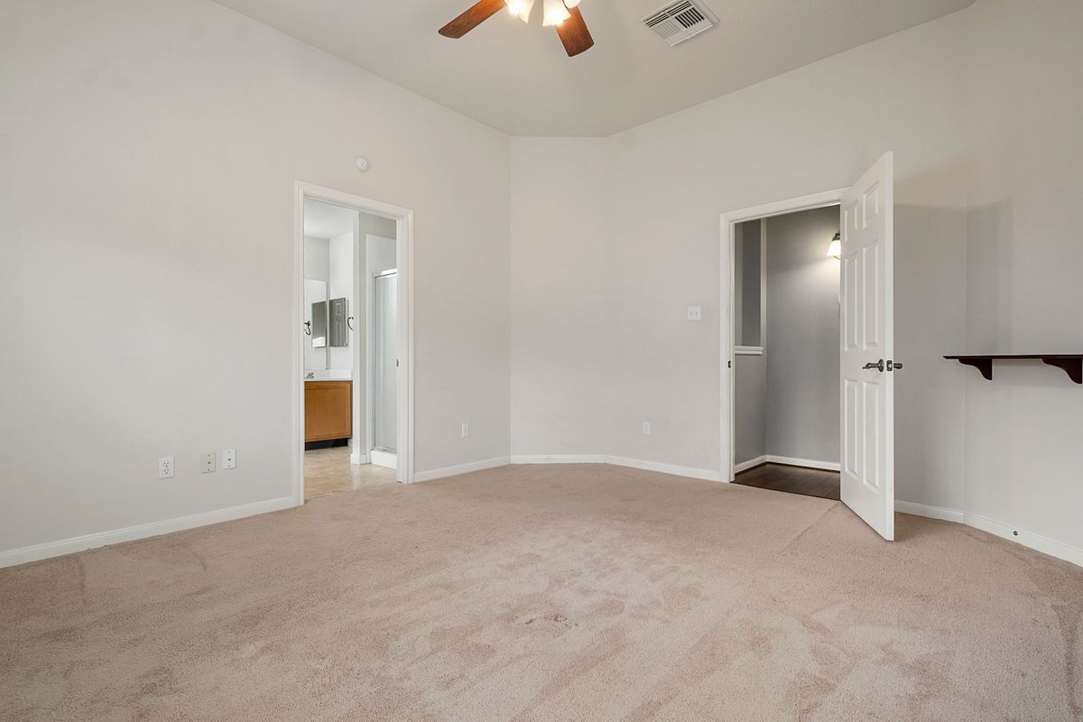 Building Photo - 15423 Brock Creek Way