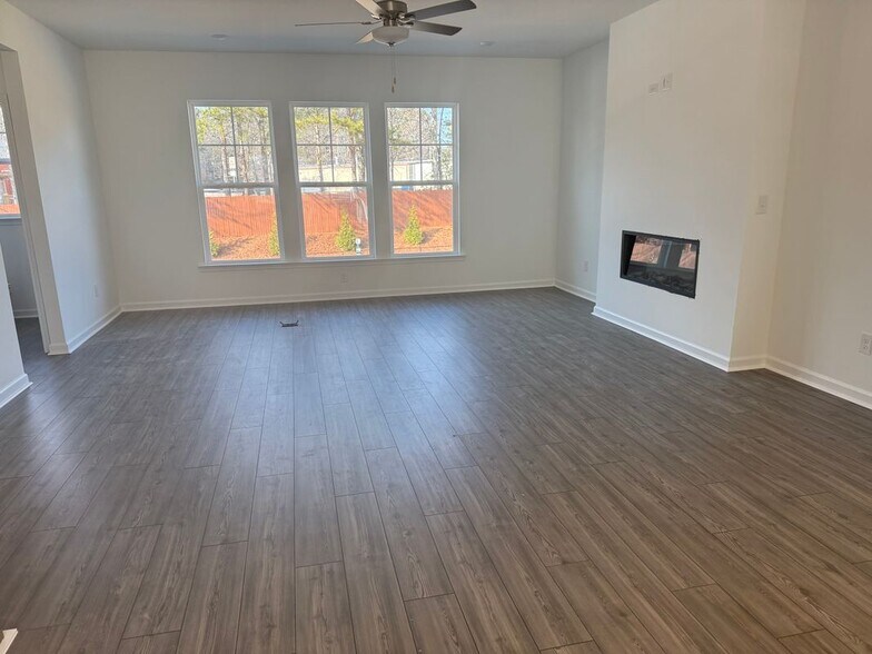 Building Photo - 6204 Kenbrook Dr