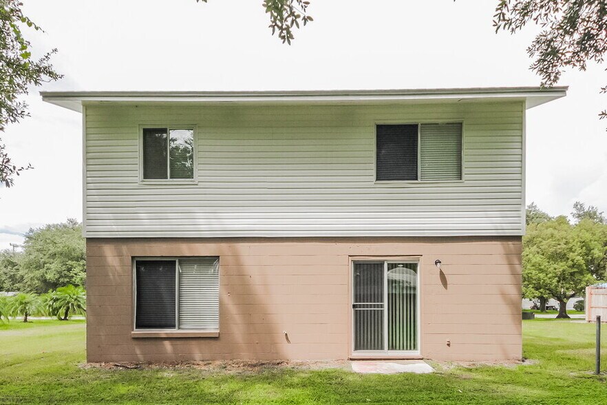 Building Photo - 1140 Windway Cir
