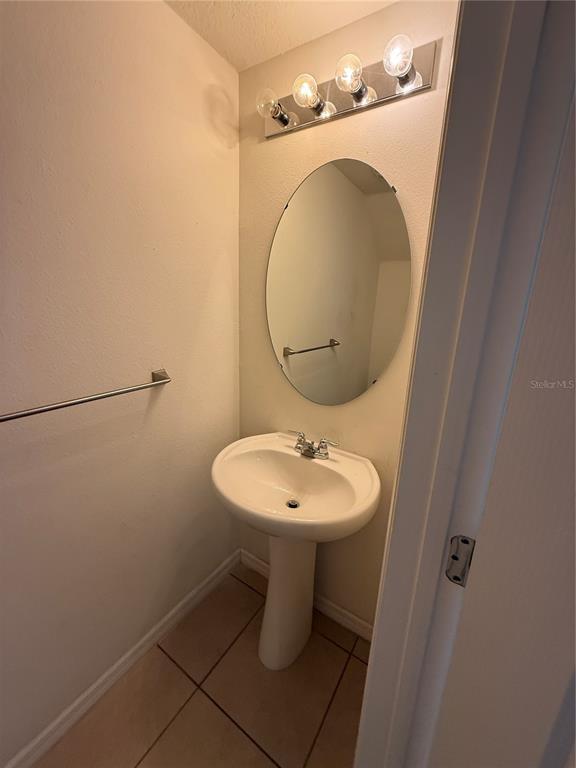 Building Photo - 419 Arbor Lakes Dr