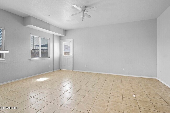 Building Photo - 7908 Mt Latona Dr