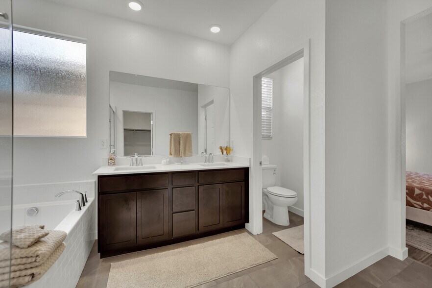 Building Photo - 9440 Sequoia Ridge Ave