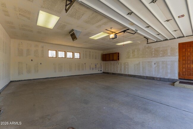 Building Photo - 6140 E Peak View Rd