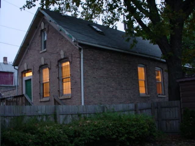 Building Photo - 1639 N Claremont Ave