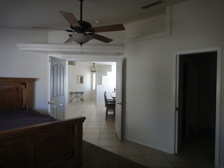 Building Photo - 3894 Bluegrass Ct