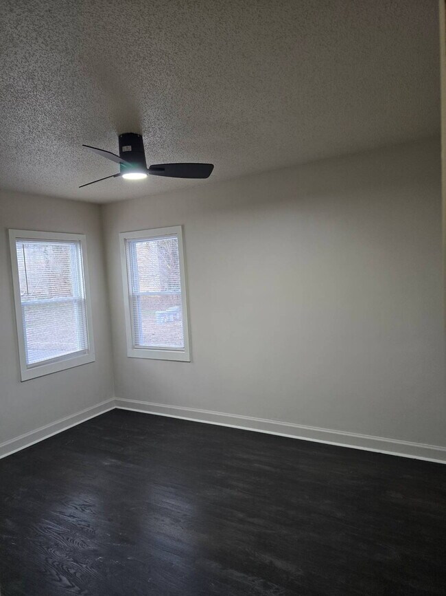 Building Photo - Fountain City | Renovated Units | Washer/D...