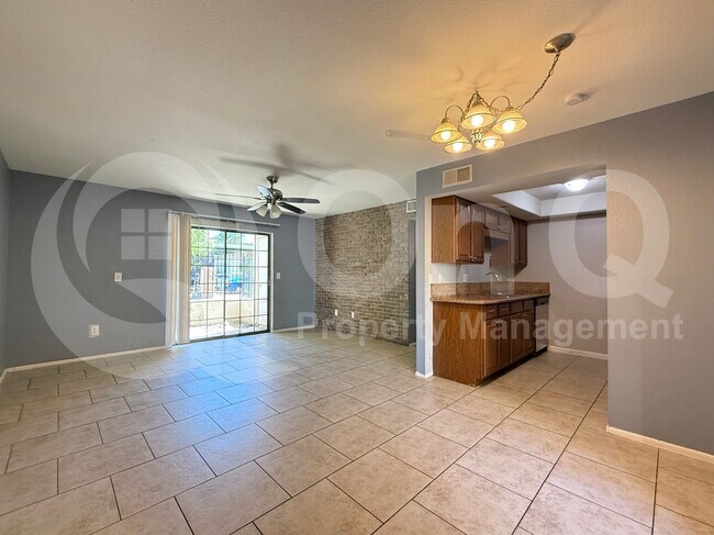 Building Photo - 3119 W Cochise Dr