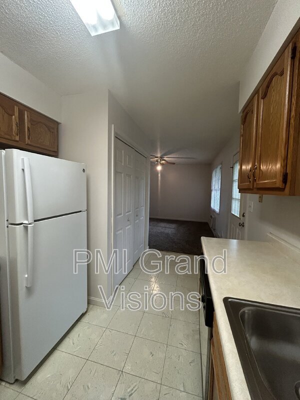 Building Photo - 1305 18th St