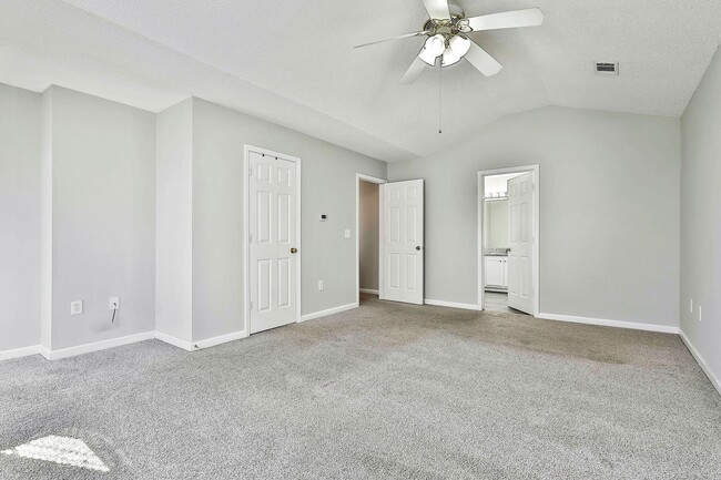 Building Photo - 3BR Home in Jonesboro. Spacious Primary Suite & Convenient Location