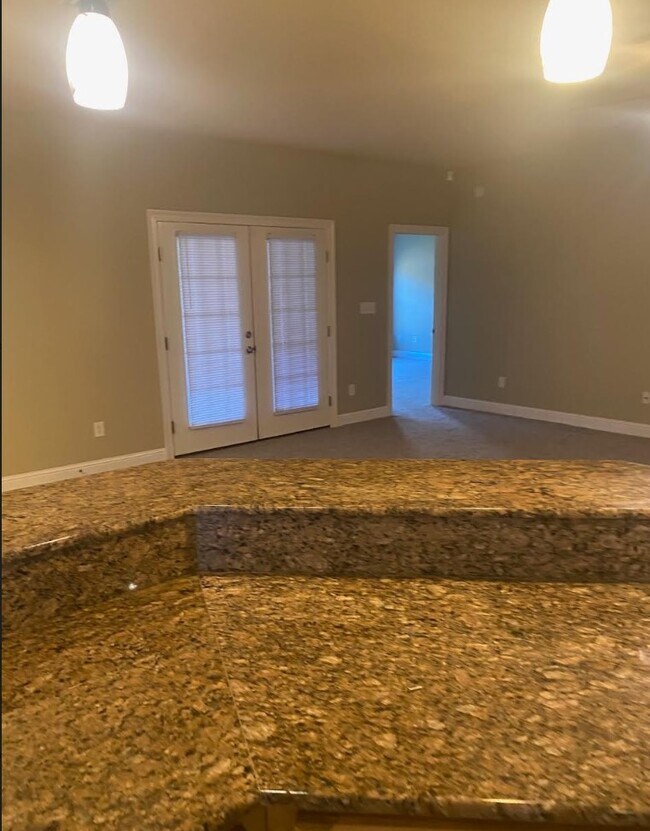 Building Photo - 7888 Park Pl Dr S