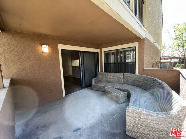 Building Photo - 10655 Lemon Ave