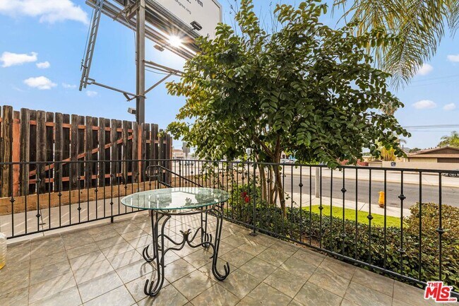 Building Photo - 11738 Valley View Ave