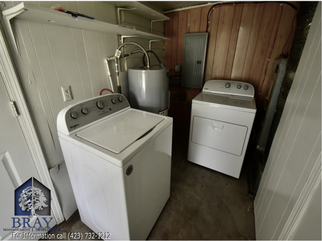 Building Photo - Charming 3-Bed Cottage Near Borden Park & ...
