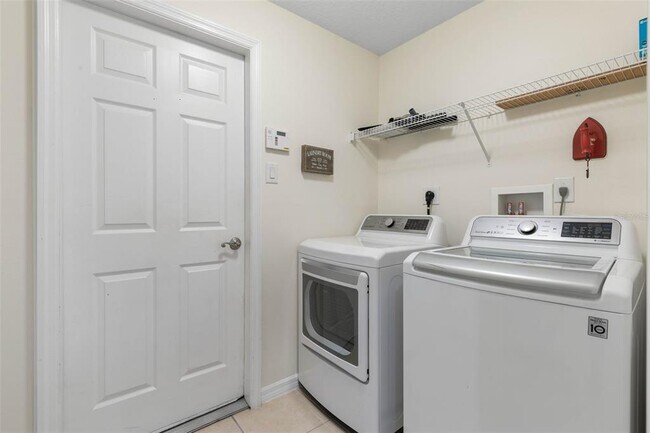 Building Photo - 46 Fenwood Ln
